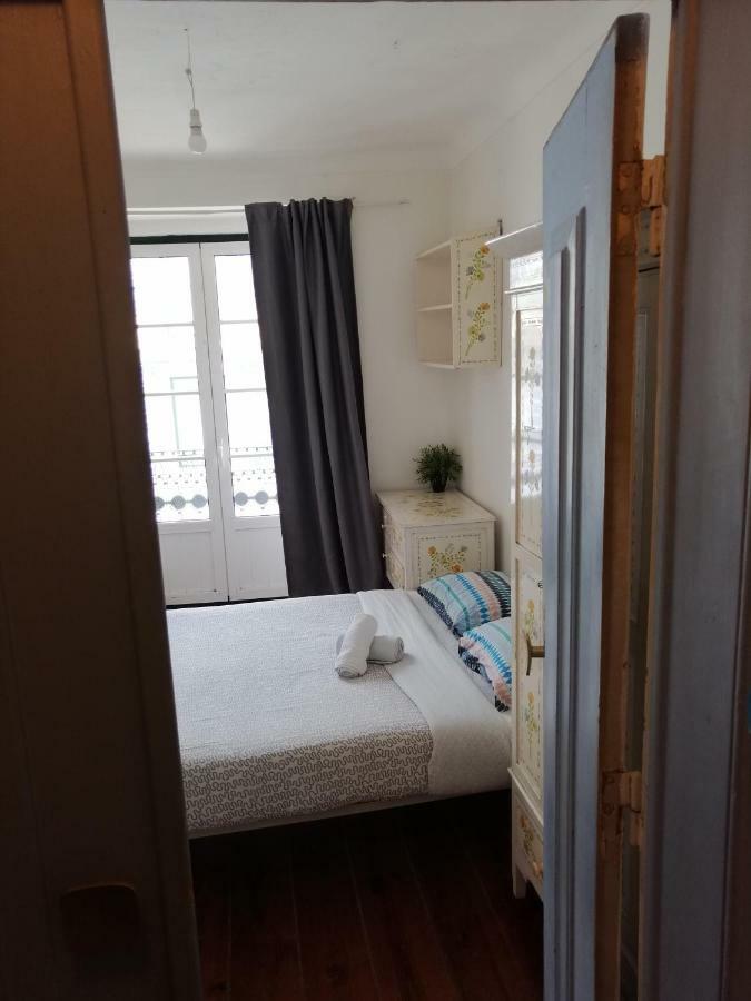 Locals & Hostal Lisboa