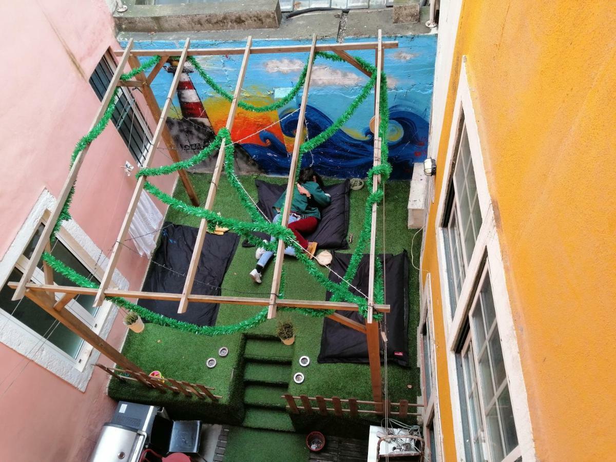 Locals & Hostal Lisboa