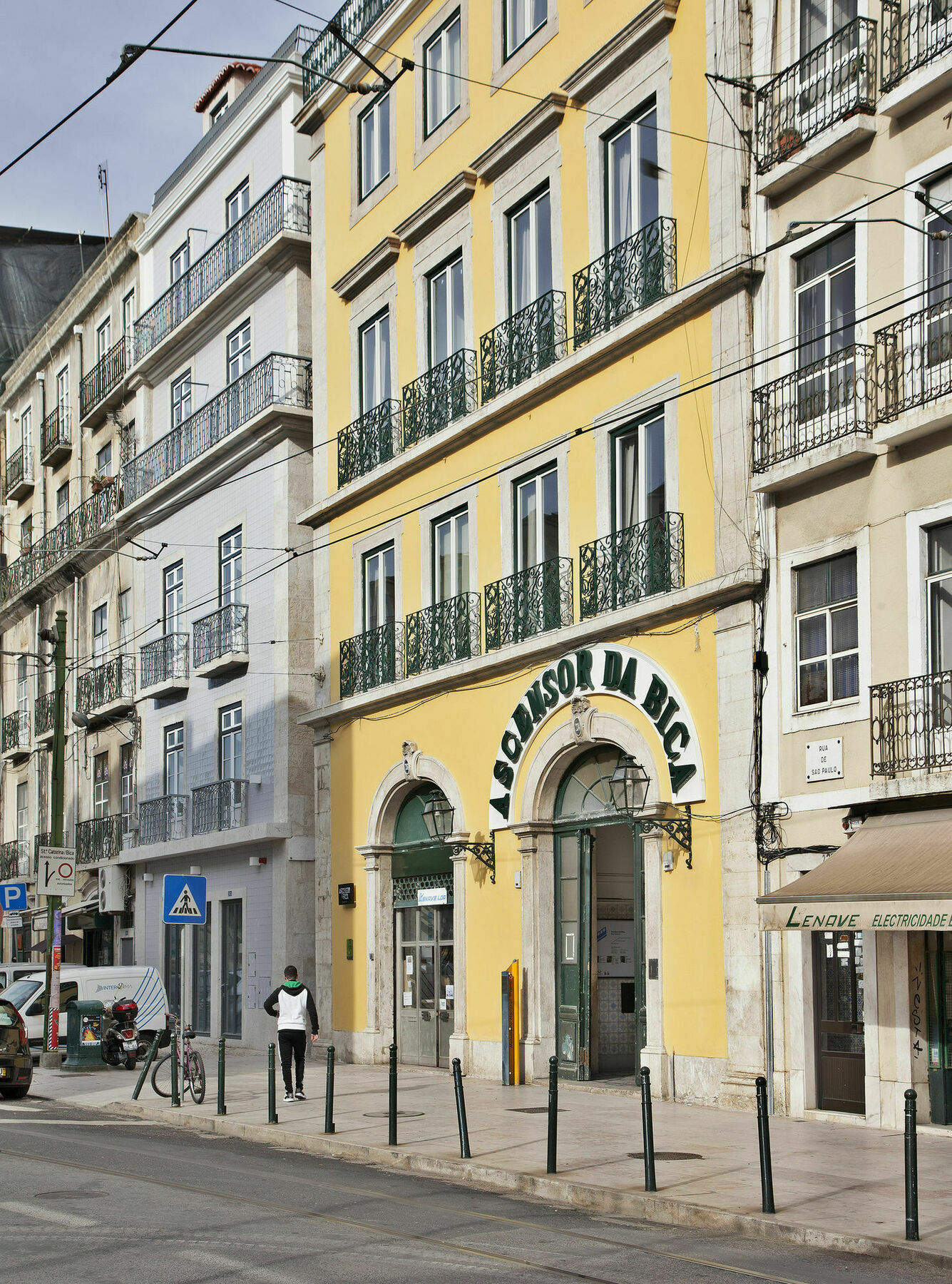 Five Stars Bica * Lisbon