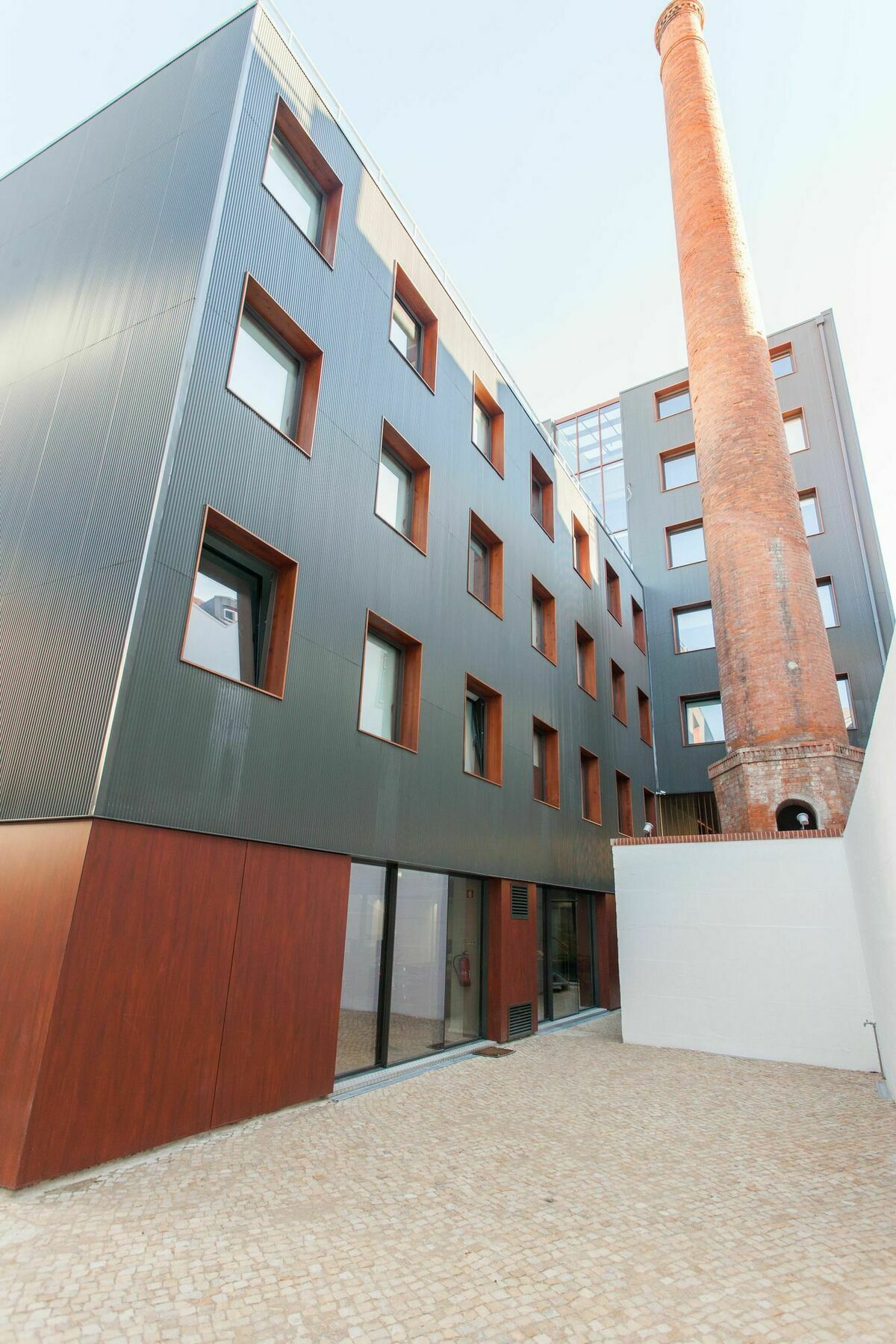 Hotel Doorm Quality Housing