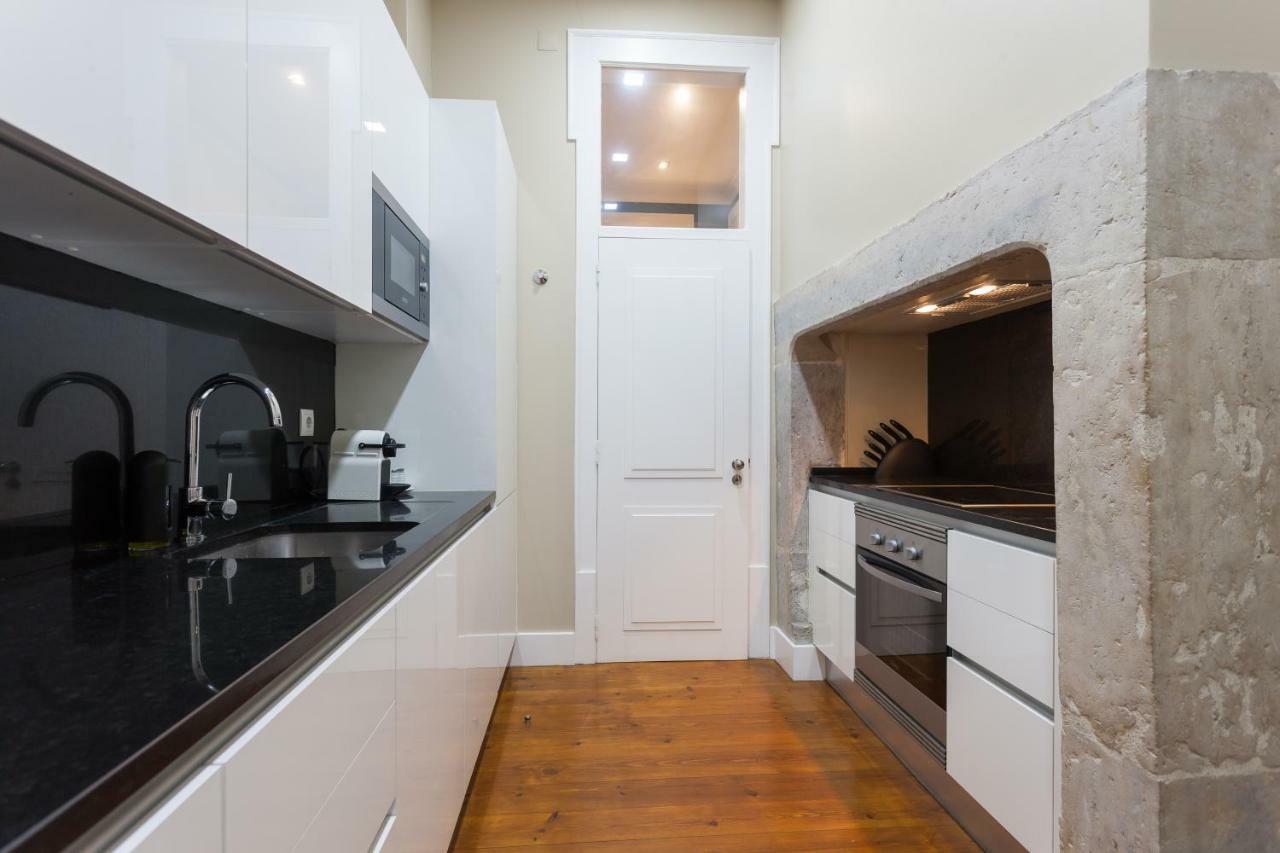 Baixa Vintage Three-bedroom - By Lu Holidays Lisboa