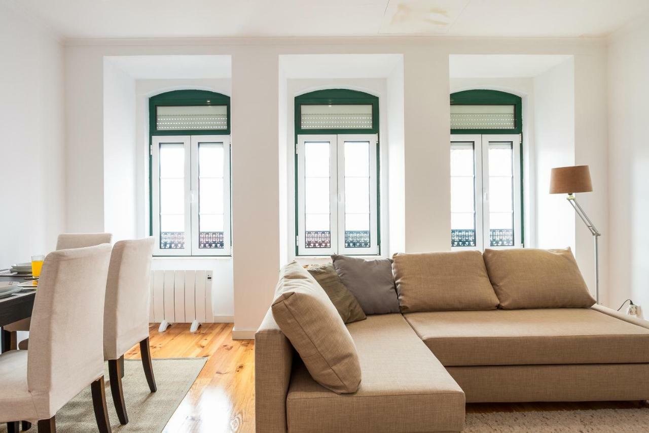 Altido Charming 1br Apt With Workspace In Sao Bento