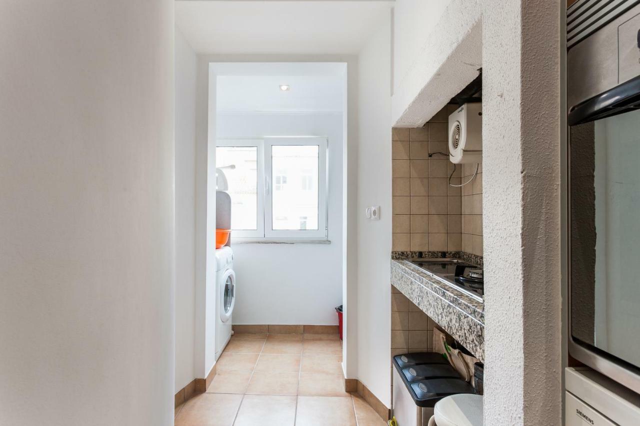 Altido Charming 1br Apt With Workspace In Sao Bento Apartamento Lisboa