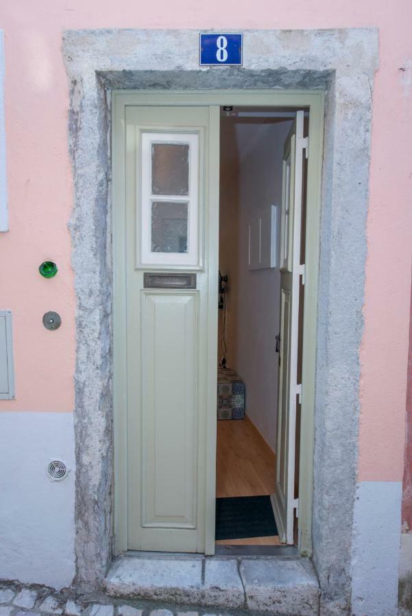 Portugal Here I - Alfama-castelo * Lisboa