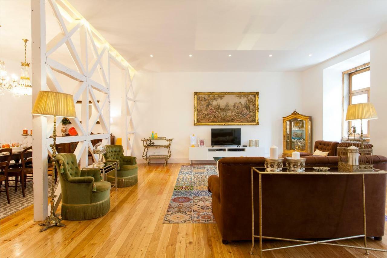 Chiado 4-bedroom Flat * Lisboa
