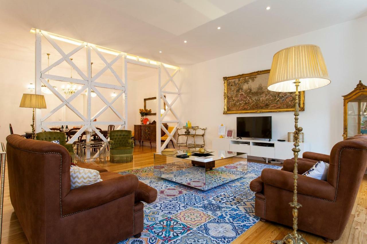 Chiado 4-bedroom Flat * Lisboa