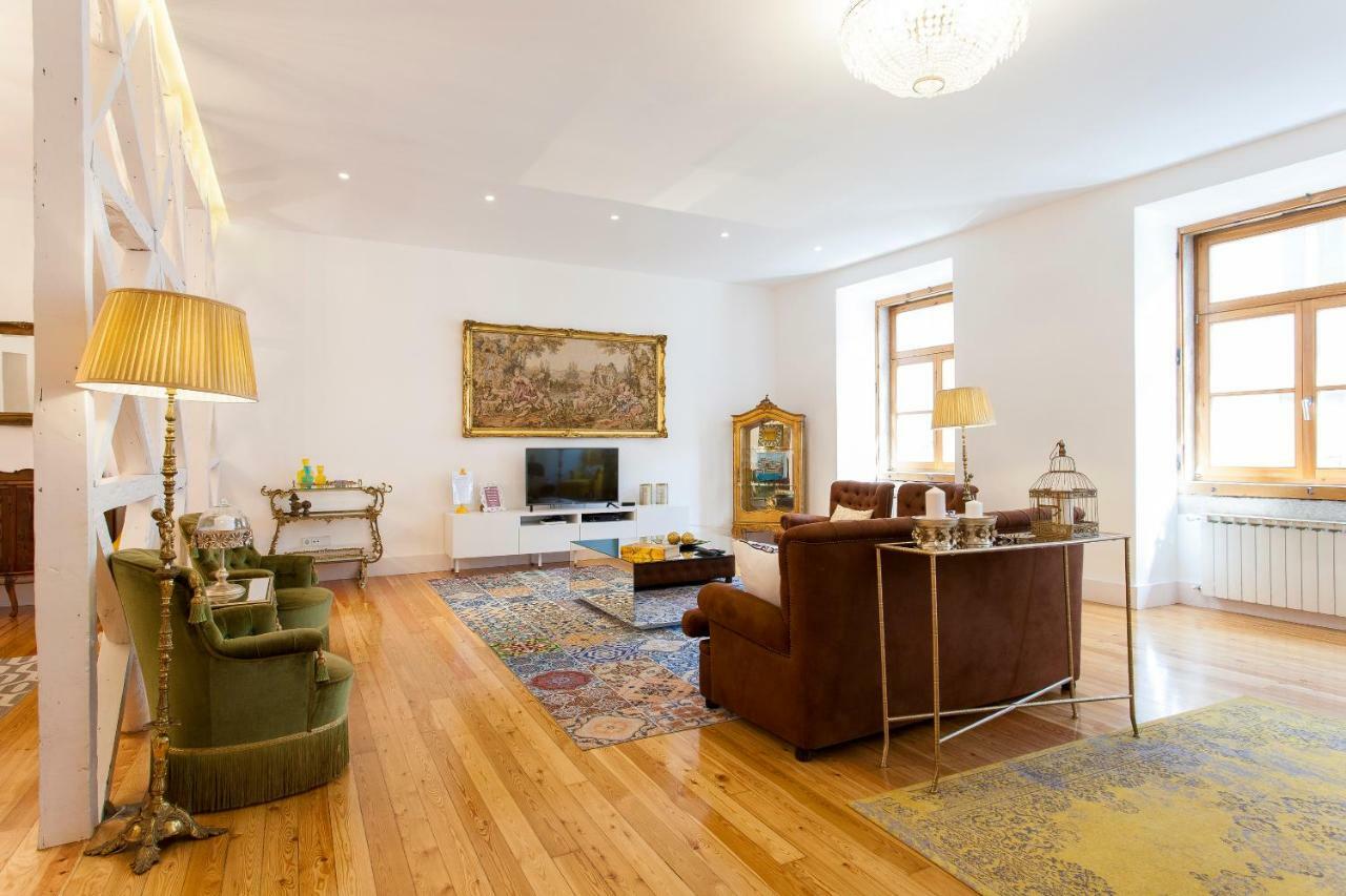 Chiado 4-bedroom Flat Apartamento Lisboa