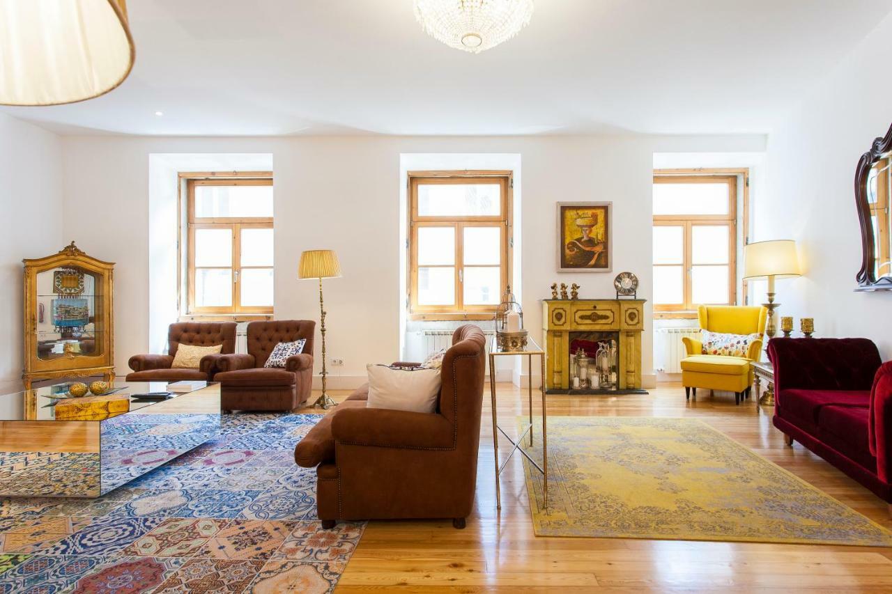 Chiado 4-bedroom Flat *