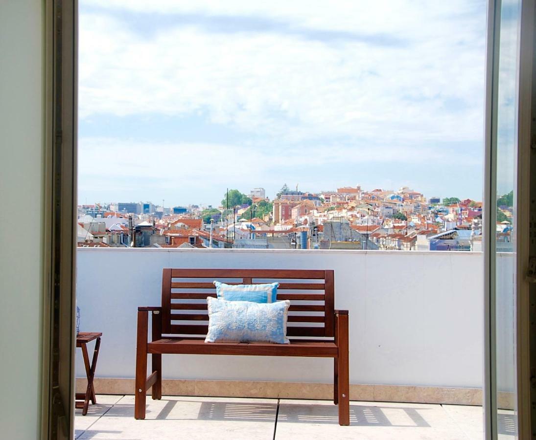 Amazing Rooftop At Center *