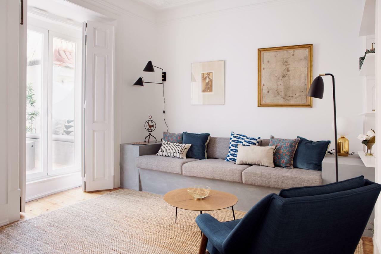 Renovated Charming With Terrace In Lapa Lisboa