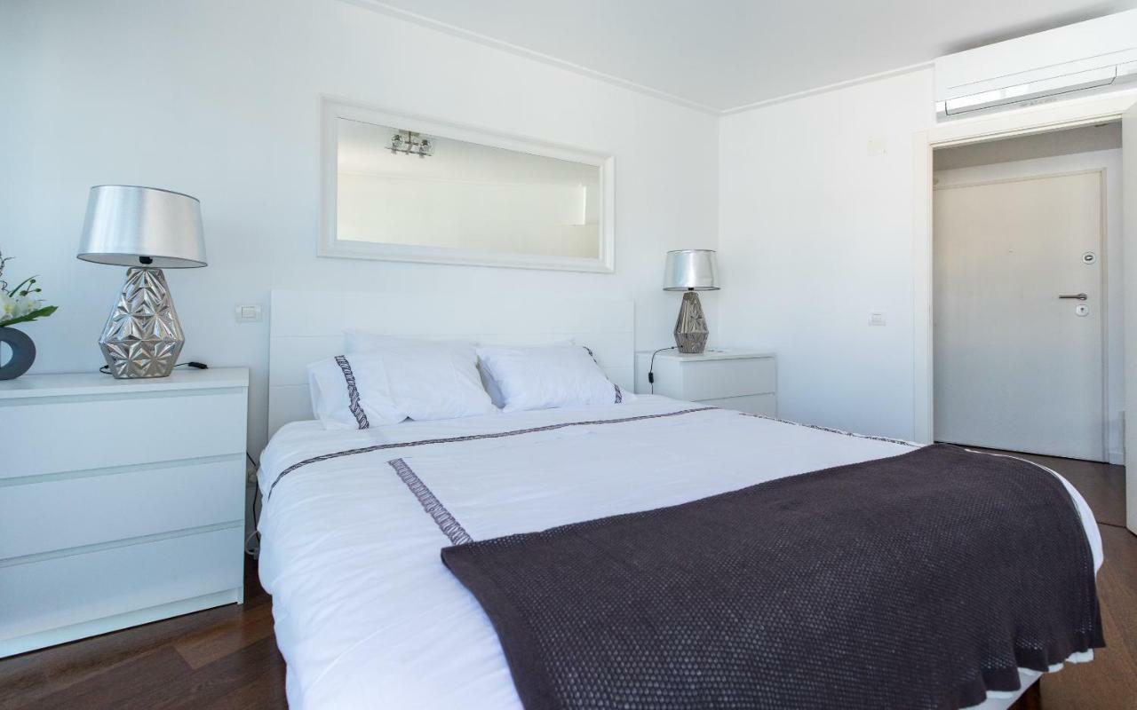 Charming With Balcony & Pool Apartamento