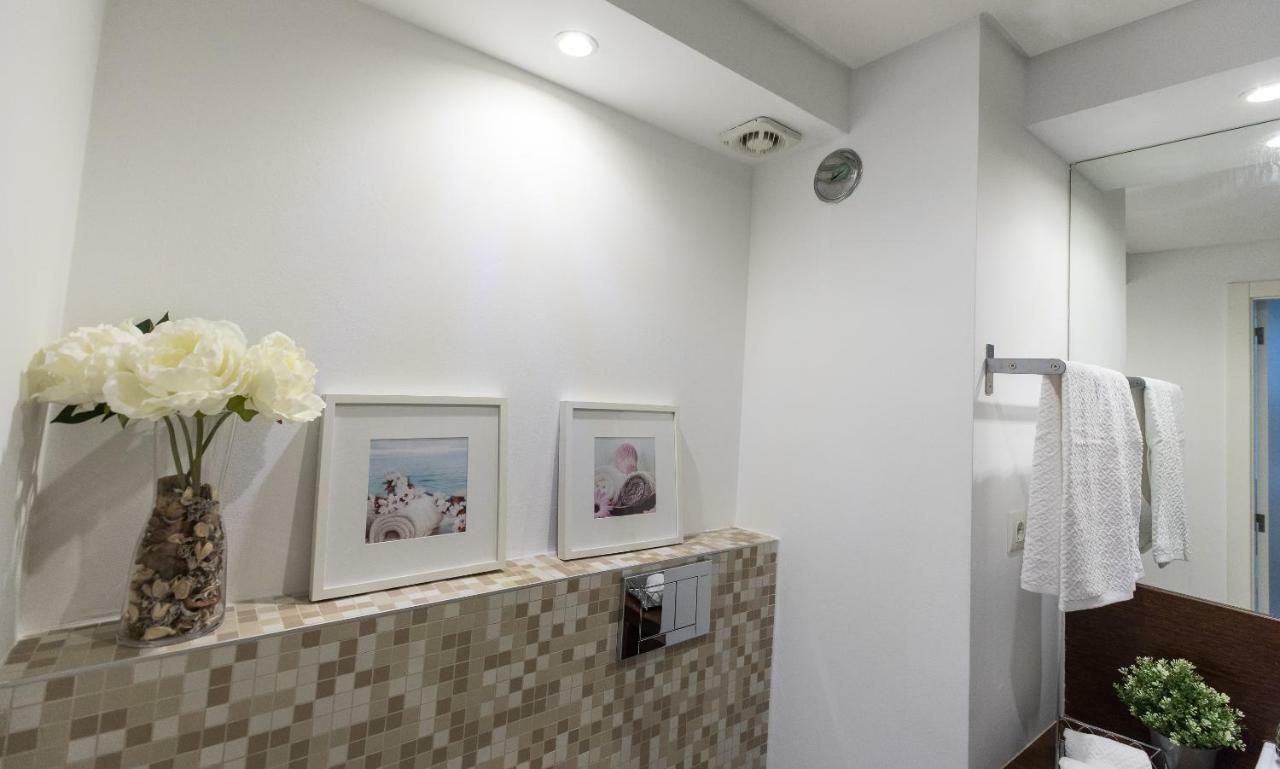 Charming With Balcony & Pool Apartamento *
