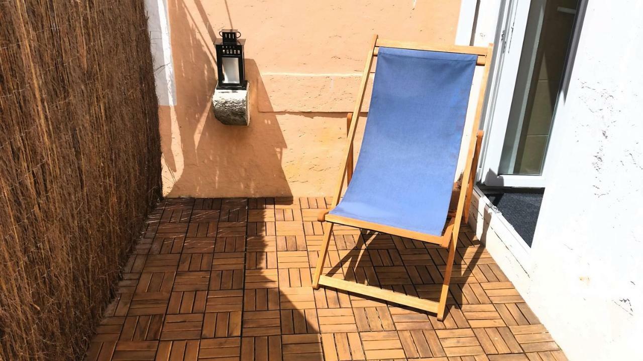 Apartment Belem! Charming 2 Bedroom W Terrace, Wifi & Free Street Parking
