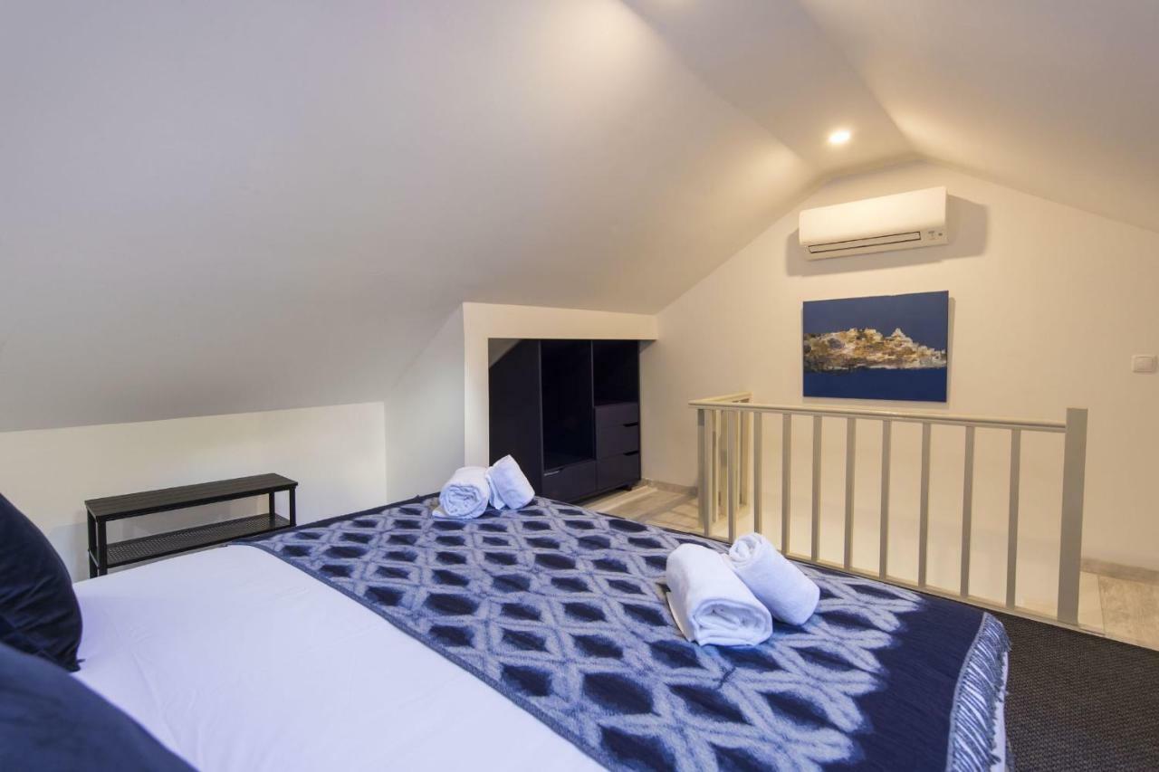 Apartamento Traditional Duplex In Principe Real