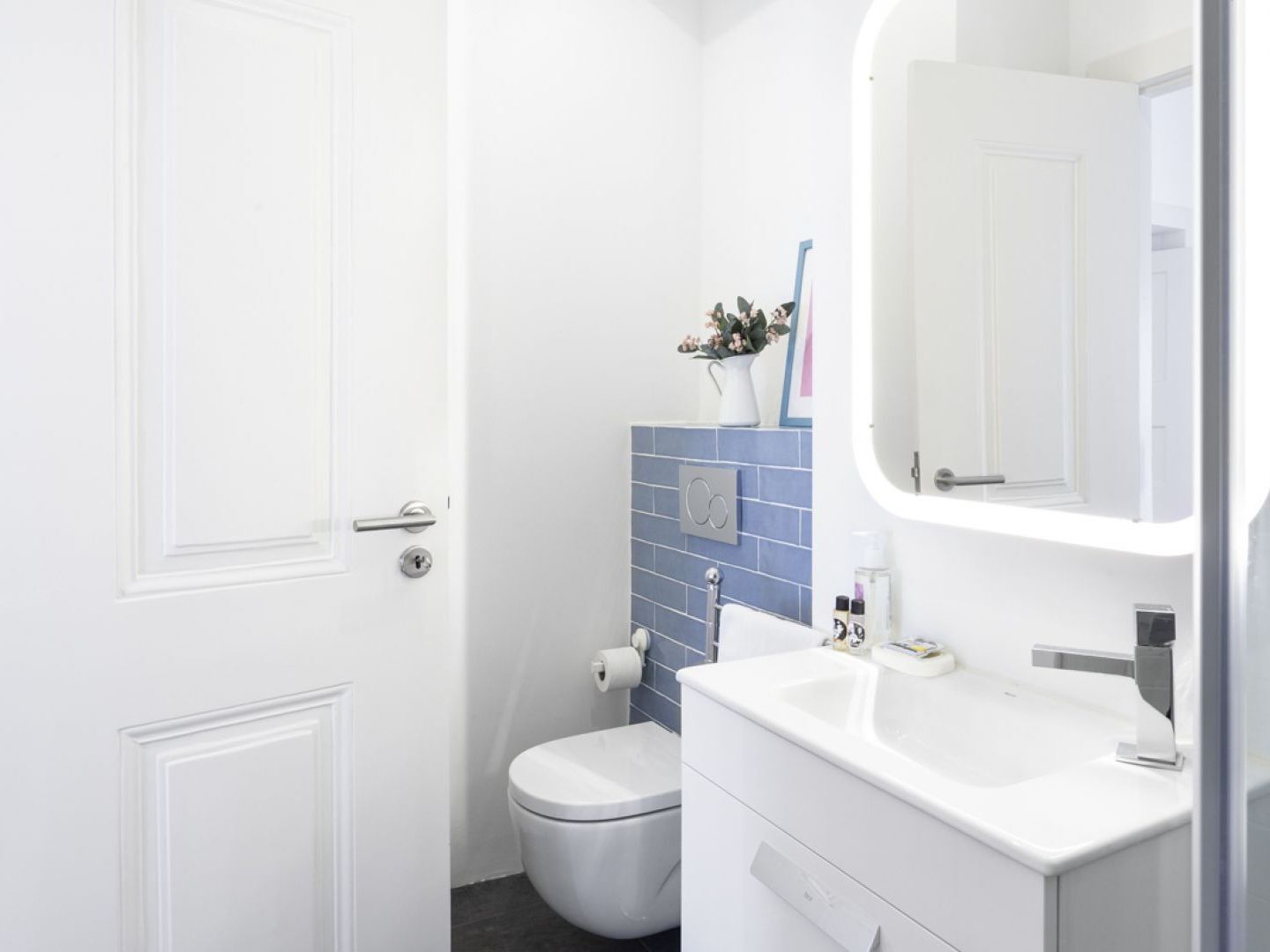 Altido Chic 1br Apt With Balcony Close By Graca Viewpoint And Tram Stops * Lisboa