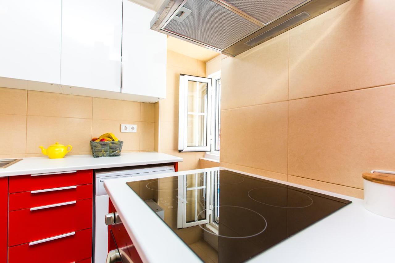 Apartment Belem! Charming 2 Bedroom W Terrace, Wifi & Free Street Parking Lisbon