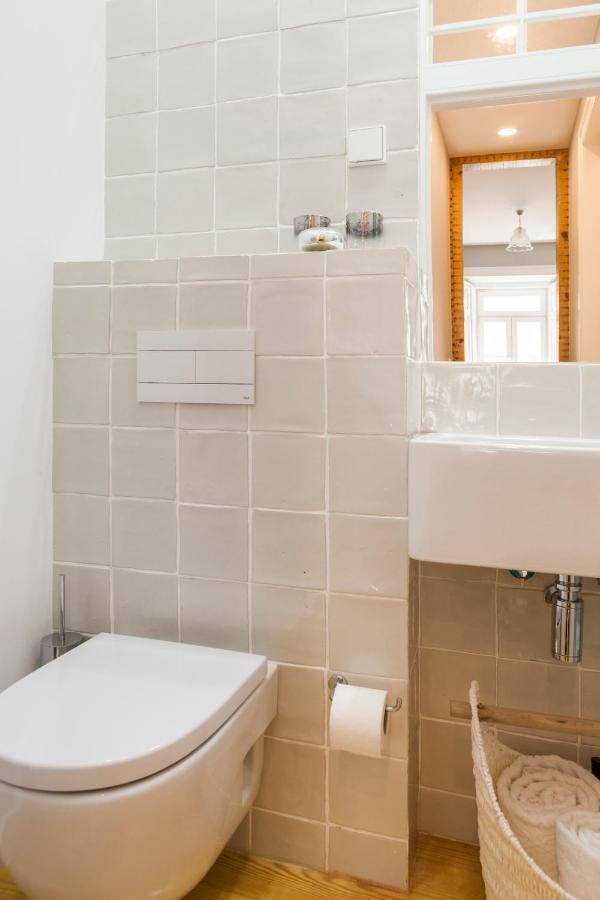 Apartamento Breath-taking River & View Stunning 3 Bedrooms & 3 Bathrooms With Ac Alfama Castle District 1st Floor
