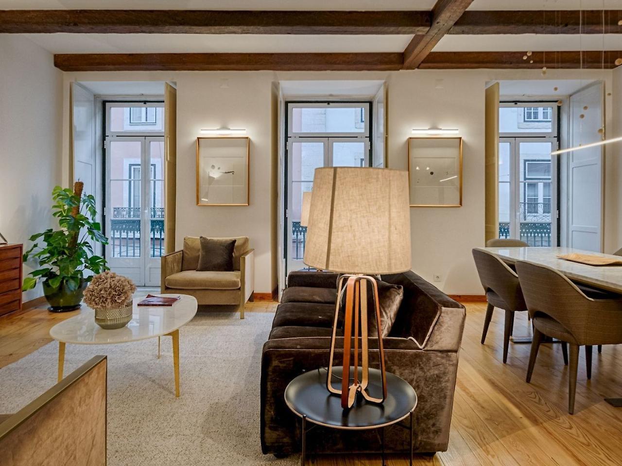 Master Historical Gem In Chiado Apartment