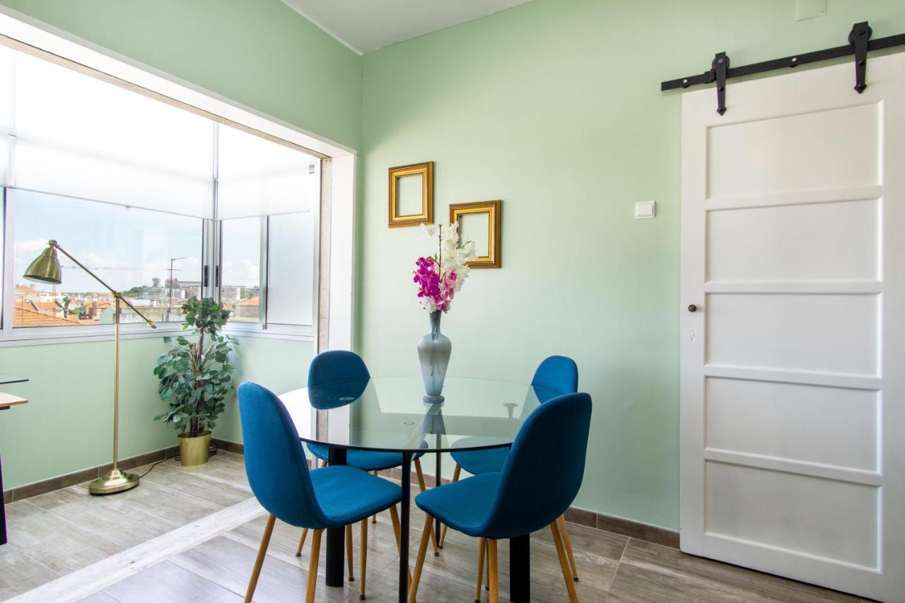 Gaze Out At The In A Retro-chic Getaway