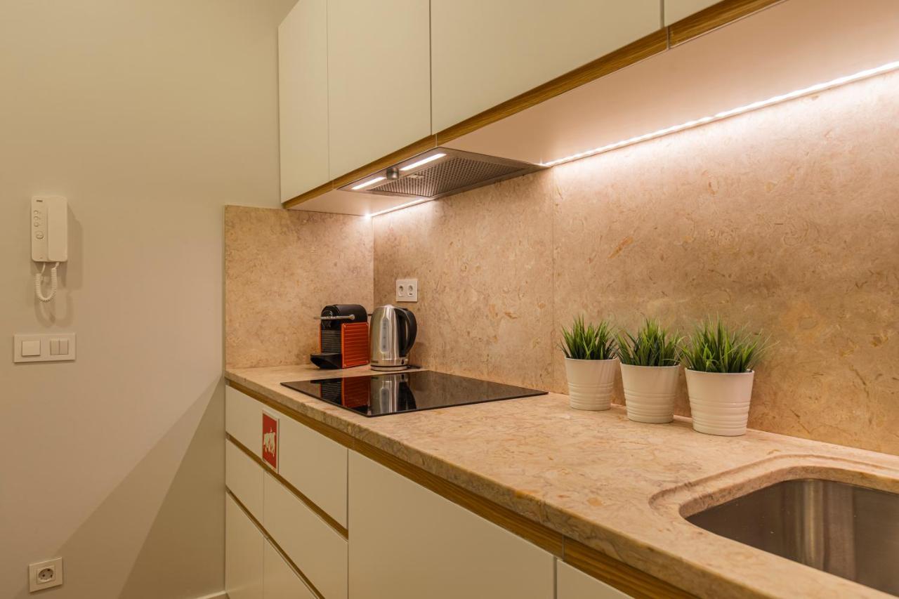 Apartment Upscale & Modern 2bdr *