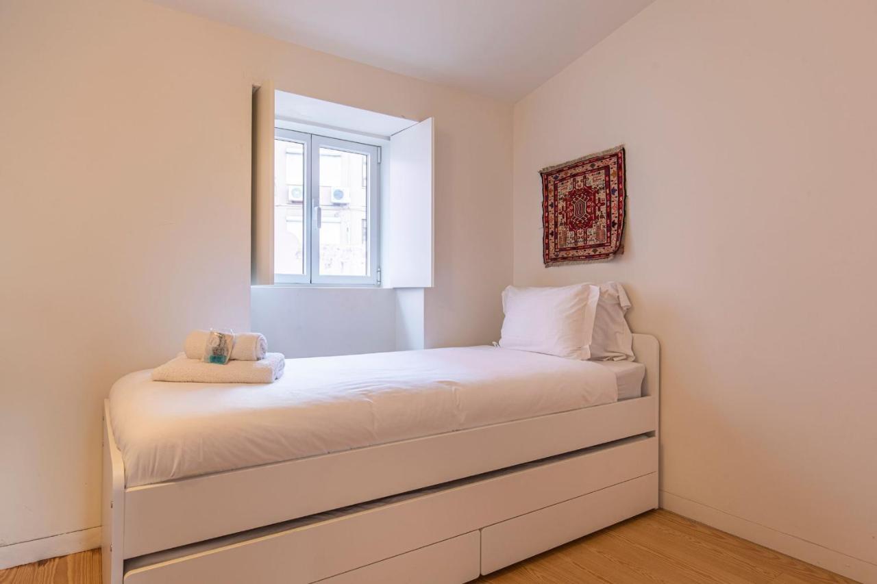 Lovelystay - With Castle View *