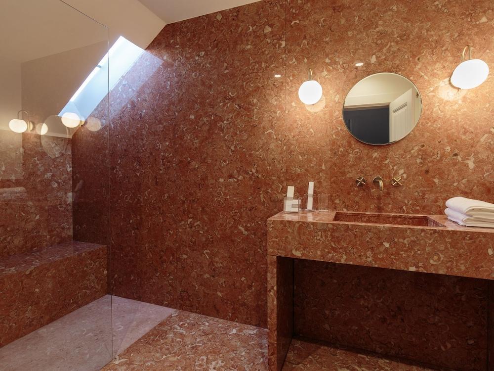 Dear Valmor Palace